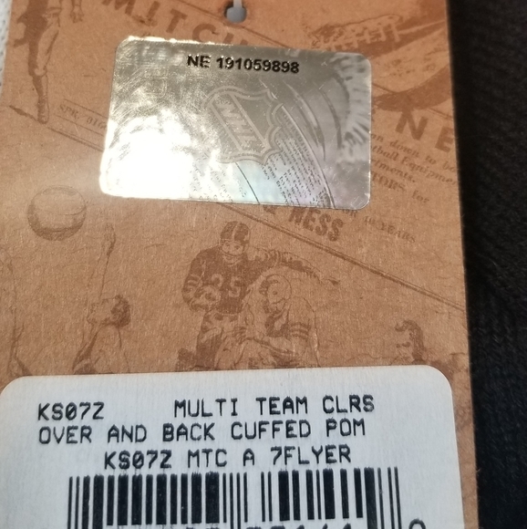 Mitchell & Ness Philadelphia Flyers Beanie - Picture 6 of 6